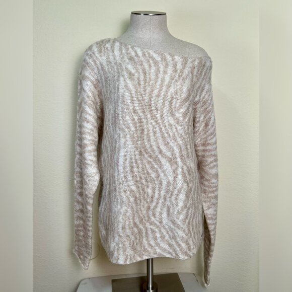 ABERCROMBIE & FITCH Beige & White Zebra Print Boatneck Dolman Sweater Large - Picture 5 of 9